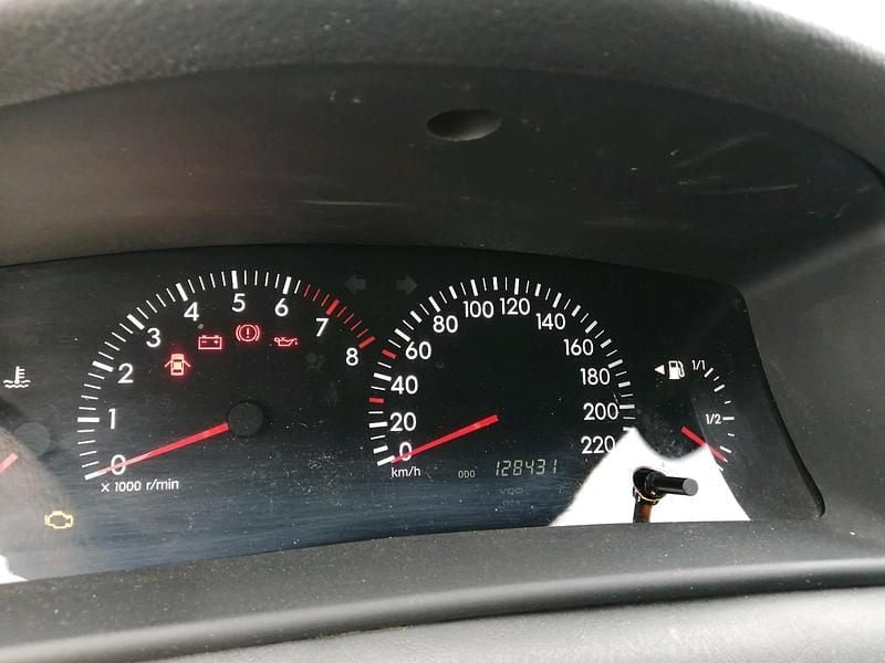 Gebraucht Toyota Corolla 97 PS (71 kW) 2007 Silber Limousine