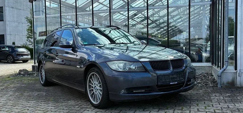 Gebraucht BMW 325 218 PS (160 kW) 2007 Grau Kombi
