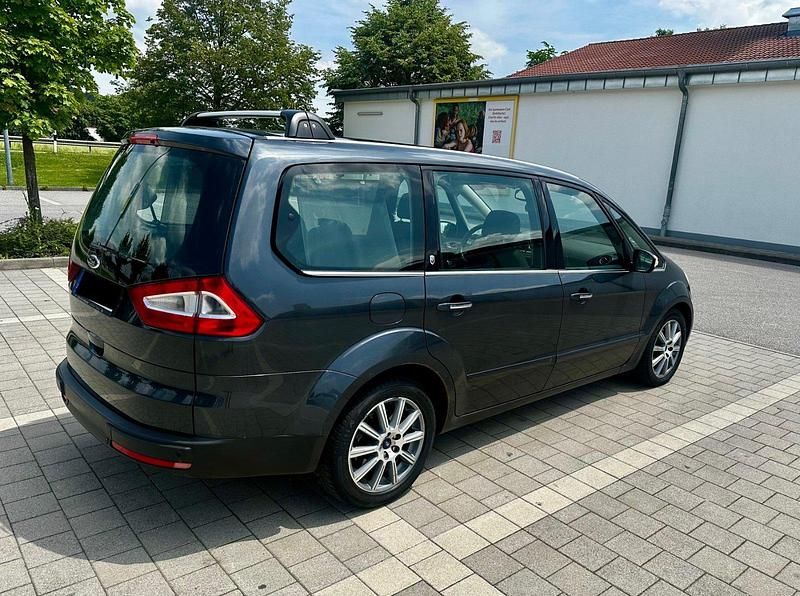 Gebraucht Ford Galaxy Ghia 140 PS (102 kW) 2008 Braun Van / Kleinbus