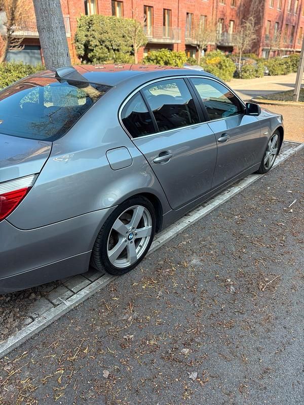 Gebraucht BMW 523 177 PS (130 kW) 2006 Grau Limousine