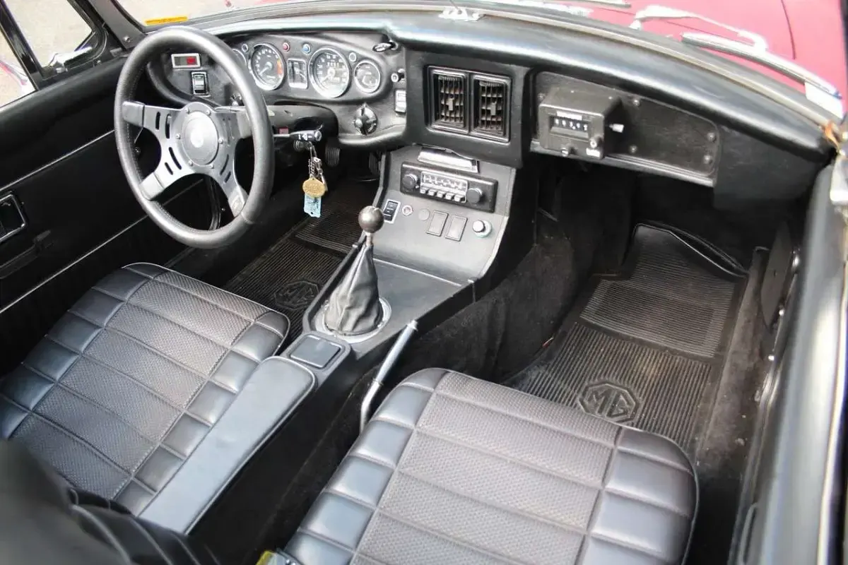 Gebraucht MG B 95 PS (69 kW) 1972 Flame red Cabrio