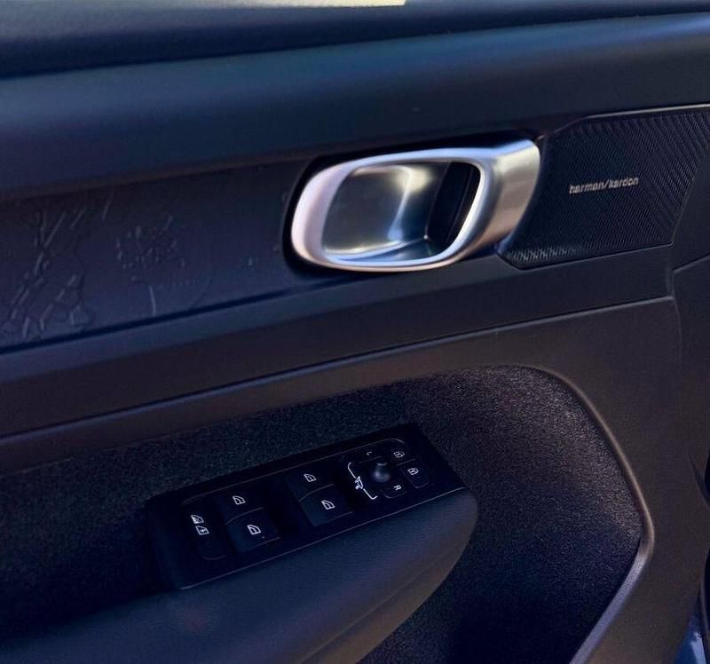 Gebraucht Volvo EX40 Plus 185 kW (252 PS) 2025 Blau metallic SUV