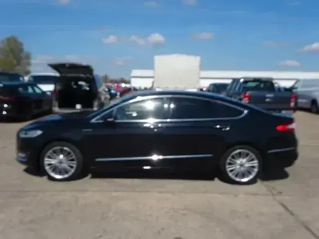 Gebraucht Ford Mondeo Vignale 188 PS (138 kW) 2018 Schwarz Limousine
