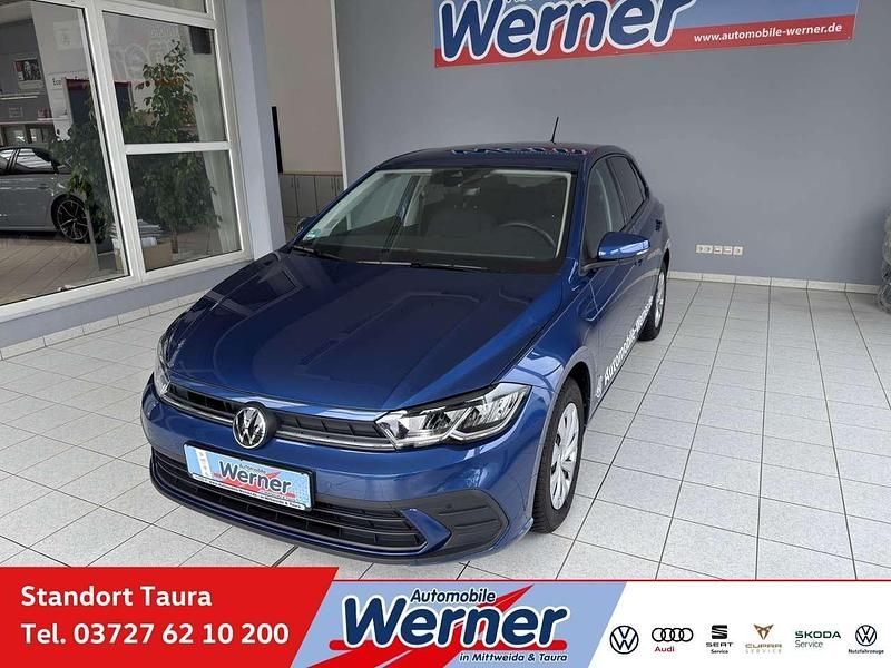Reef blue metallic Gebraucht 2025 VW Polo Life Limousine | 21.280 € (Fairer Preis) - Bild 1/4