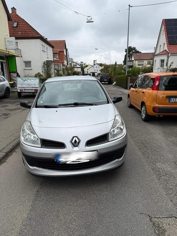 Grau Gebraucht 2009 Renault Clio II Kleinwagen | 999 € - Bild 1/4