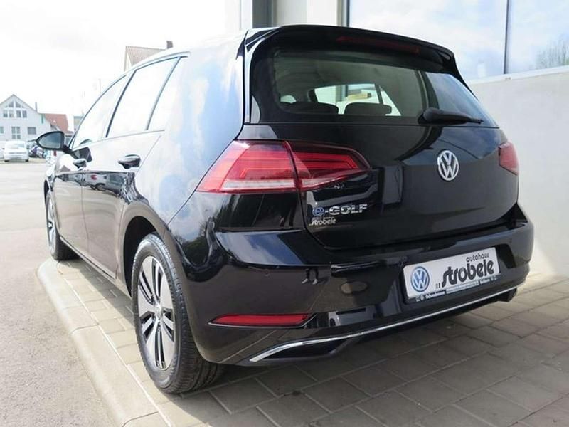 Gebraucht VW e-Golf 100 kW (136 PS) 2019 Deep black perleffekt Kleinwagen