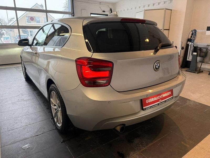 Gebraucht BMW 118 Advantage 170 PS (125 kW) 2013 Silber Kleinwagen