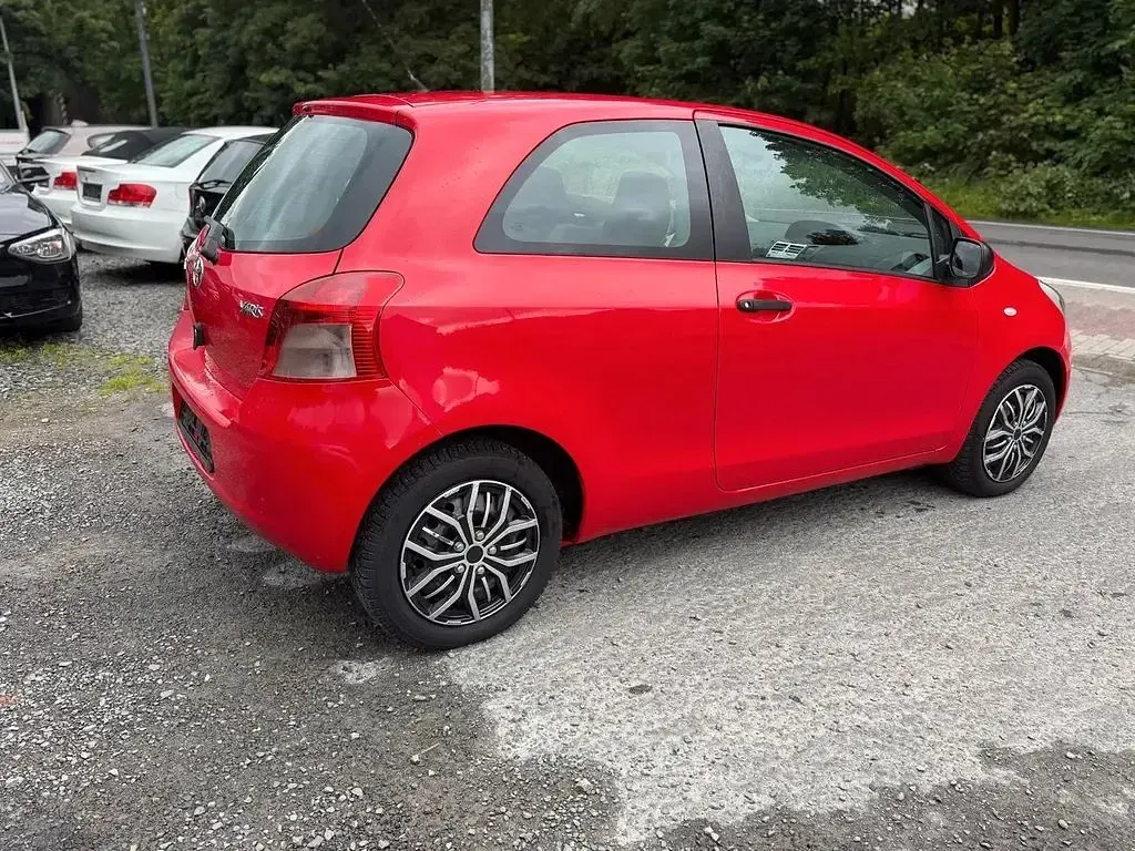 Gebraucht Toyota Yaris Basis 69 PS (50 kW) 2008 Rot Kleinwagen