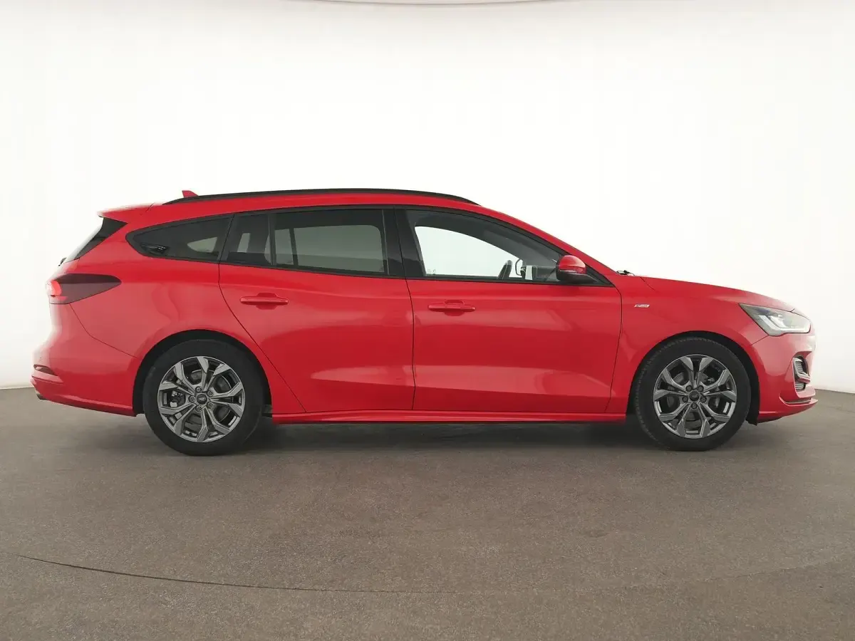 Gebraucht Ford Focus ST-Line X 116 PS (85 kW) 2023 Race rot Kombi