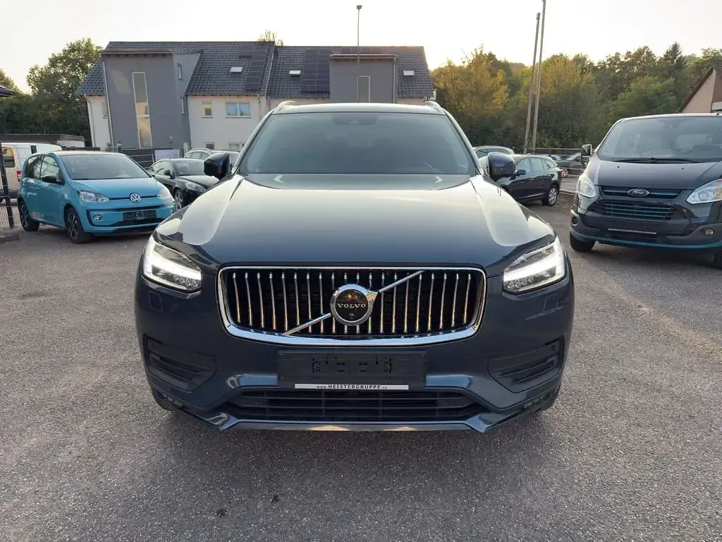 Gebraucht Volvo XC90 Momentum 235 PS (172 kW) 2022 Blau SUV
