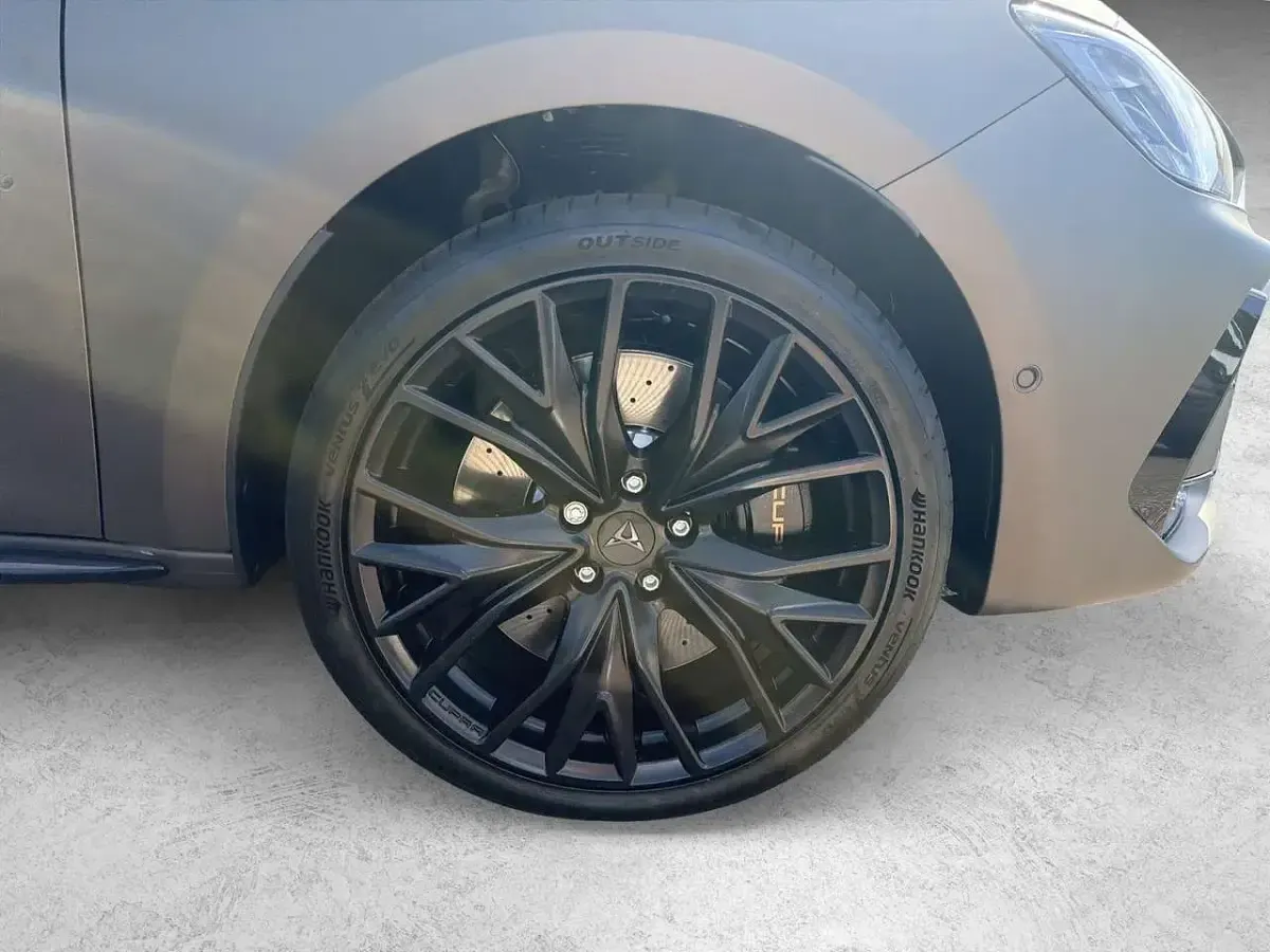 Neu Cupra Leon VZ 300 PS (220 kW) 2026 Bronze Limousine