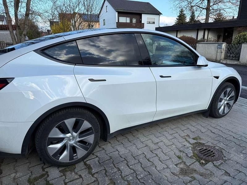 Gebraucht Tesla Model Y Standard Range 219 kW (299 PS) 2024 Weiß SUV