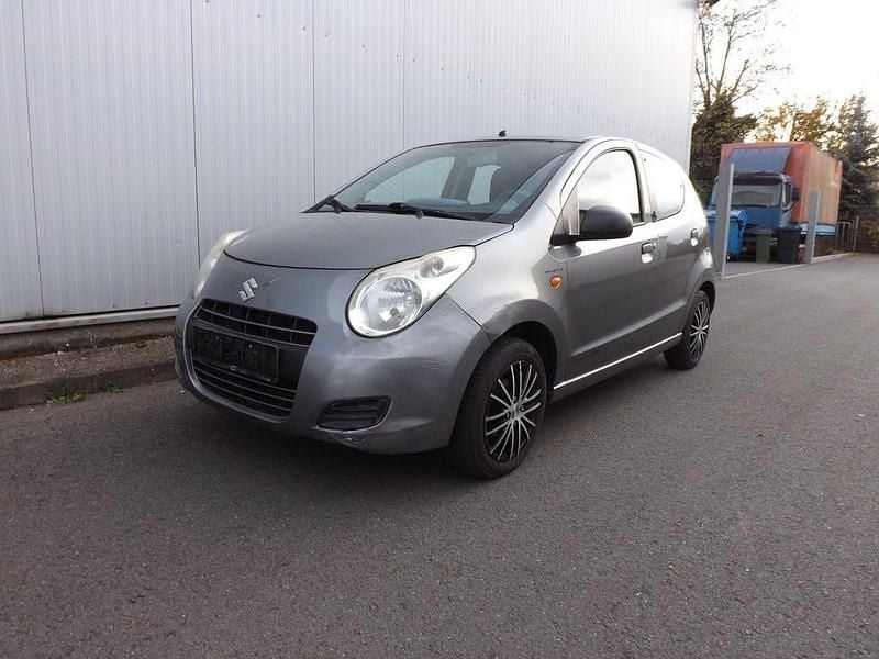 Grau Gebraucht 2013 Suzuki Alto Kleinwagen | 2.999 € (Fairer Preis) - Bild 1/4