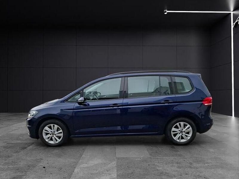 Gebraucht VW Touran Comfortline 122 PS (89 kW) 2021 Atlantik blue metallic Van / Kleinbus