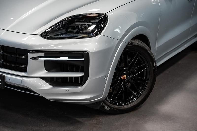 Gebraucht Porsche Cayenne Coupe Sport 305 PS (224 kW) 2025 Silber Coupé