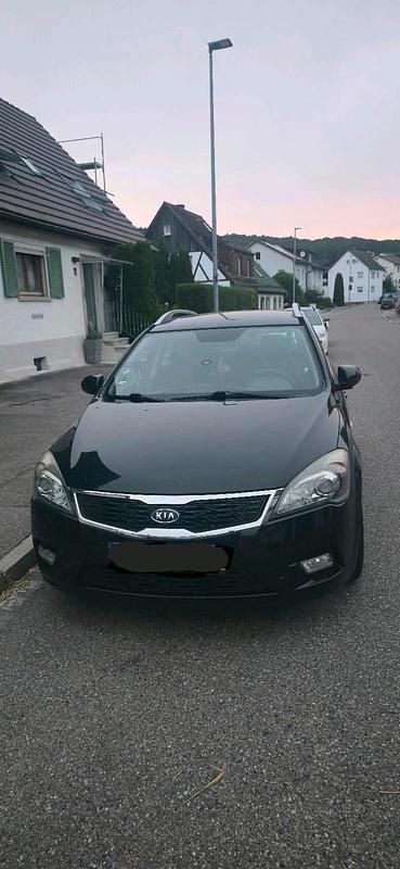 Schwarz Gebraucht 2012 Kia Ceed Kleinwagen | 2.100 € (Guter Preis) - Bild 1/4
