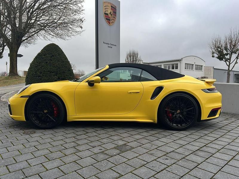 Gebraucht Porsche 992 581 PS (427 kW) 2020 Racinggelb Cabrio
