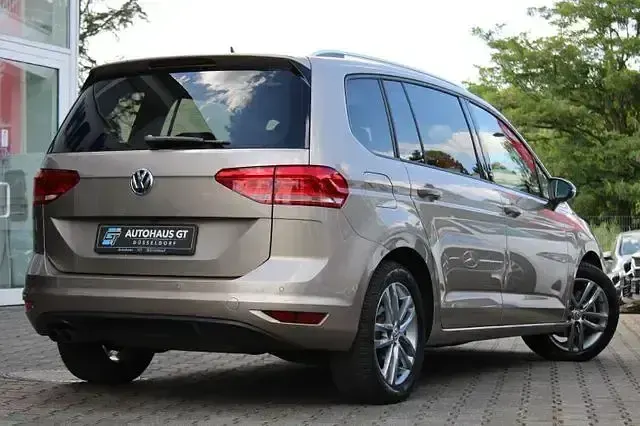 Gebraucht VW Touran 150 PS (110 kW) 2018 Titanium beige Van / Kleinbus