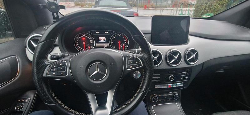 Gebraucht Mercedes B200 AMG 130 PS (95 kW) 2017 Weiß Van / Kleinbus