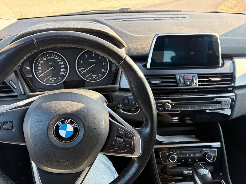 Gebraucht BMW 220 Active Tourer 190 PS (139 kW) 2017 Weiß Van / Kleinbus