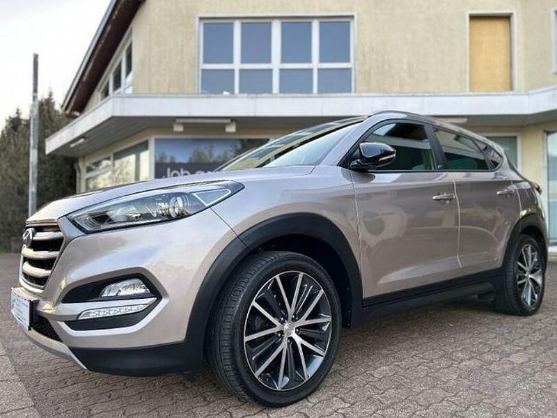 Silber Gebraucht 2018 Hyundai Tucson SUV | 15.990 € (Fairer Preis) - Bild 1/4