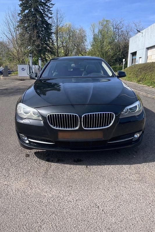 Gebraucht BMW 520 184 PS (135 kW) 2012 Schwarz Kombi
