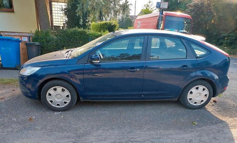 Blau Gebraucht 2009 Ford Focus Kleinwagen | 1.100 € (Superpreis) - Bild 1/4