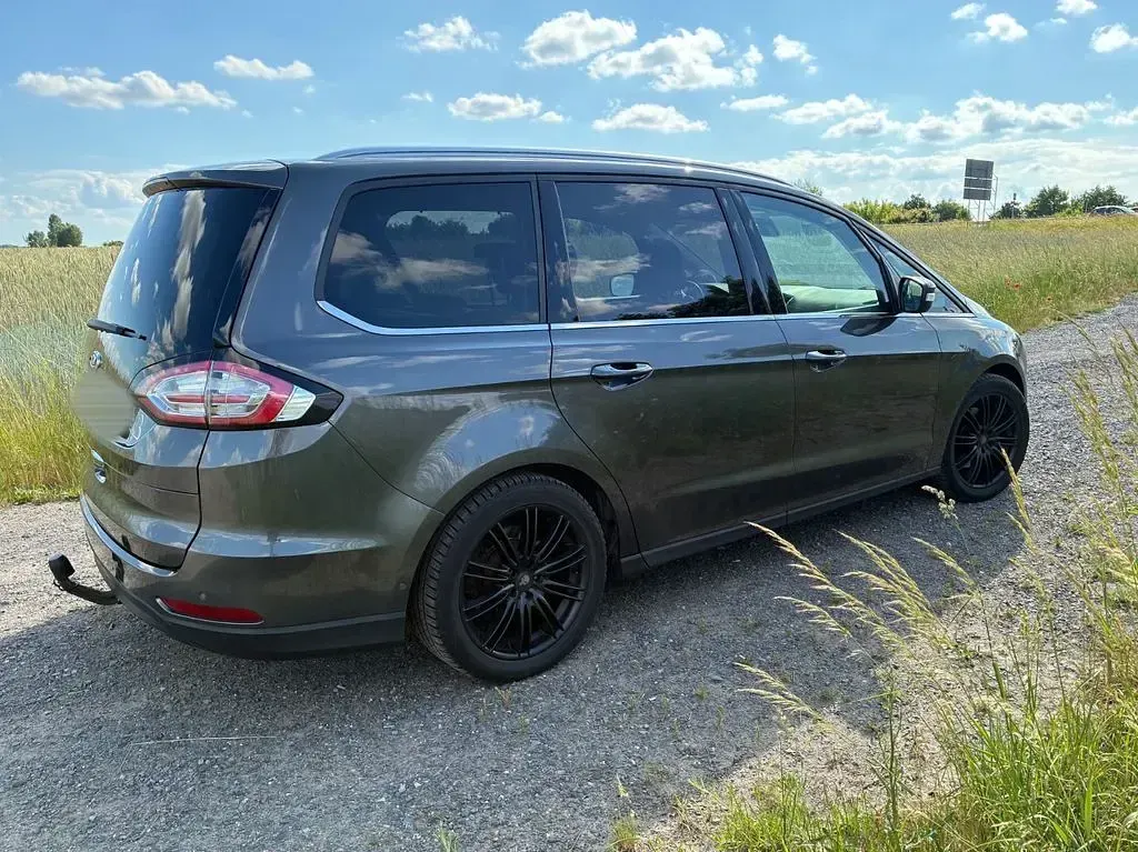 Gebraucht Ford Galaxy Titanium 209 PS (153 kW) 2016 Grau Van / Kleinbus