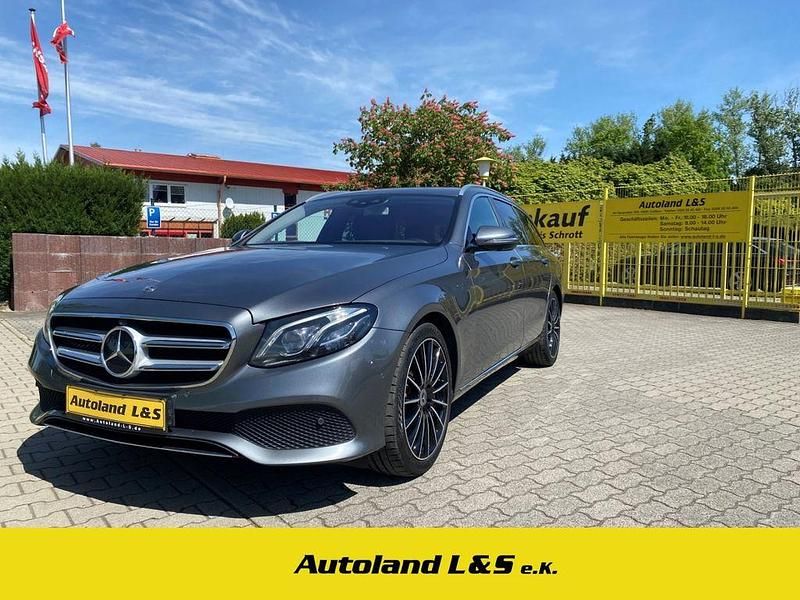 Selenitgrau metalliclack Gebraucht 2018 Mercedes E400 Kombi | 26.990 € (Fairer Preis) - Bild 1/4