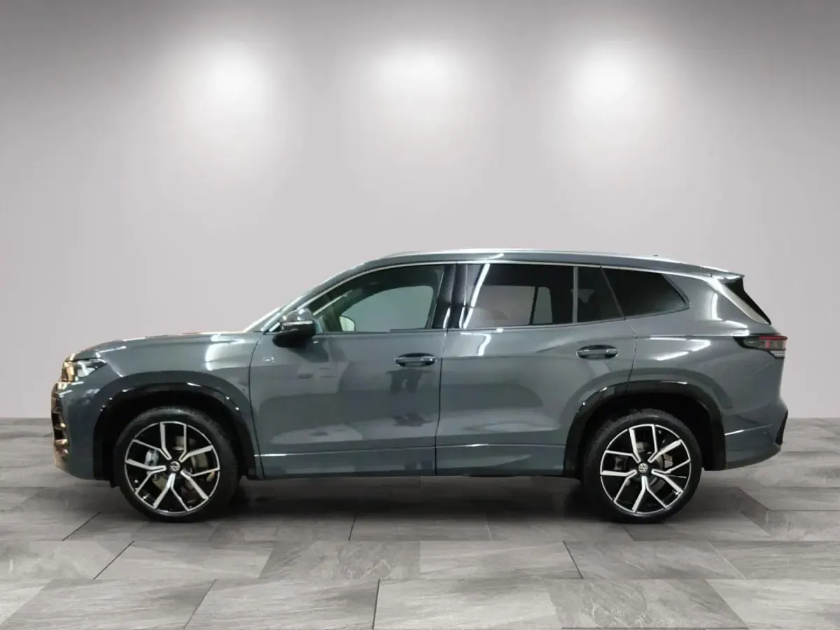 Gebraucht VW Tayron R-line 193 PS (141 kW) 2025 Grau SUV