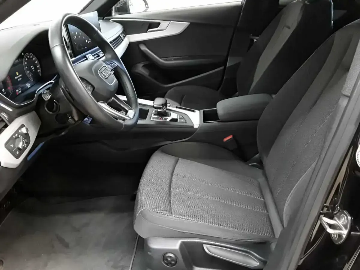Gebraucht Audi A4 Business 204 PS (150 kW) 2023 Brillantschwarz Kombi