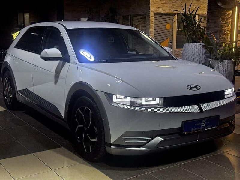 Weiß Gebraucht 2022 Hyundai Ioniq 6 Limousine | 24.500 € - Bild 1/4