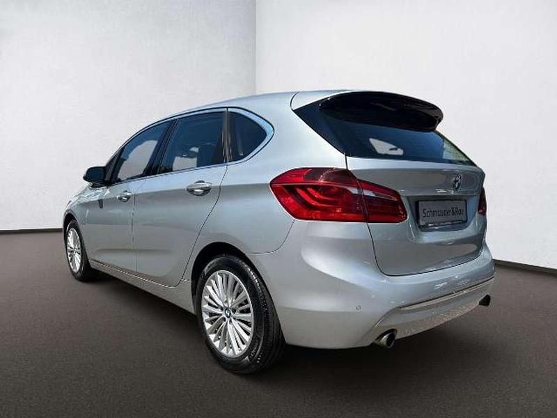 Gebraucht BMW 220 Luxury Line 192 PS (141 kW) 2016 Glaciersilber metallic Van / Kleinbus