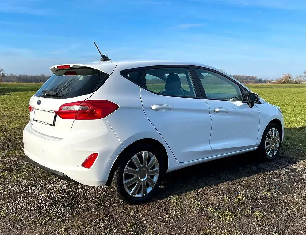 Gebraucht Ford Fiesta Cool & Connect 75 PS (55 kW) 2020 Weiß Kleinwagen