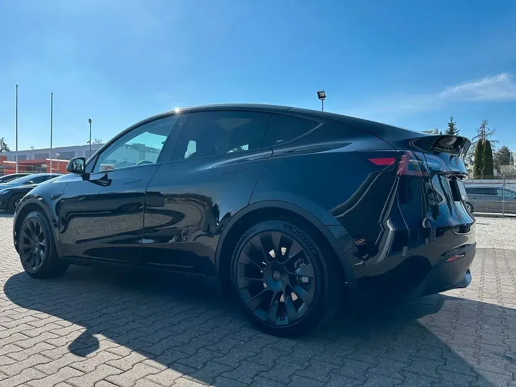 Usado Tesla Model Y RWD 219 kW (299 CV) 2023 Negro SUV