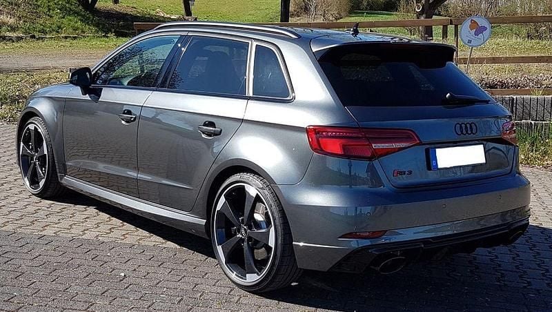Gebraucht Audi RS3 Sport 400 PS (294 kW) 2020 Grau Limousine