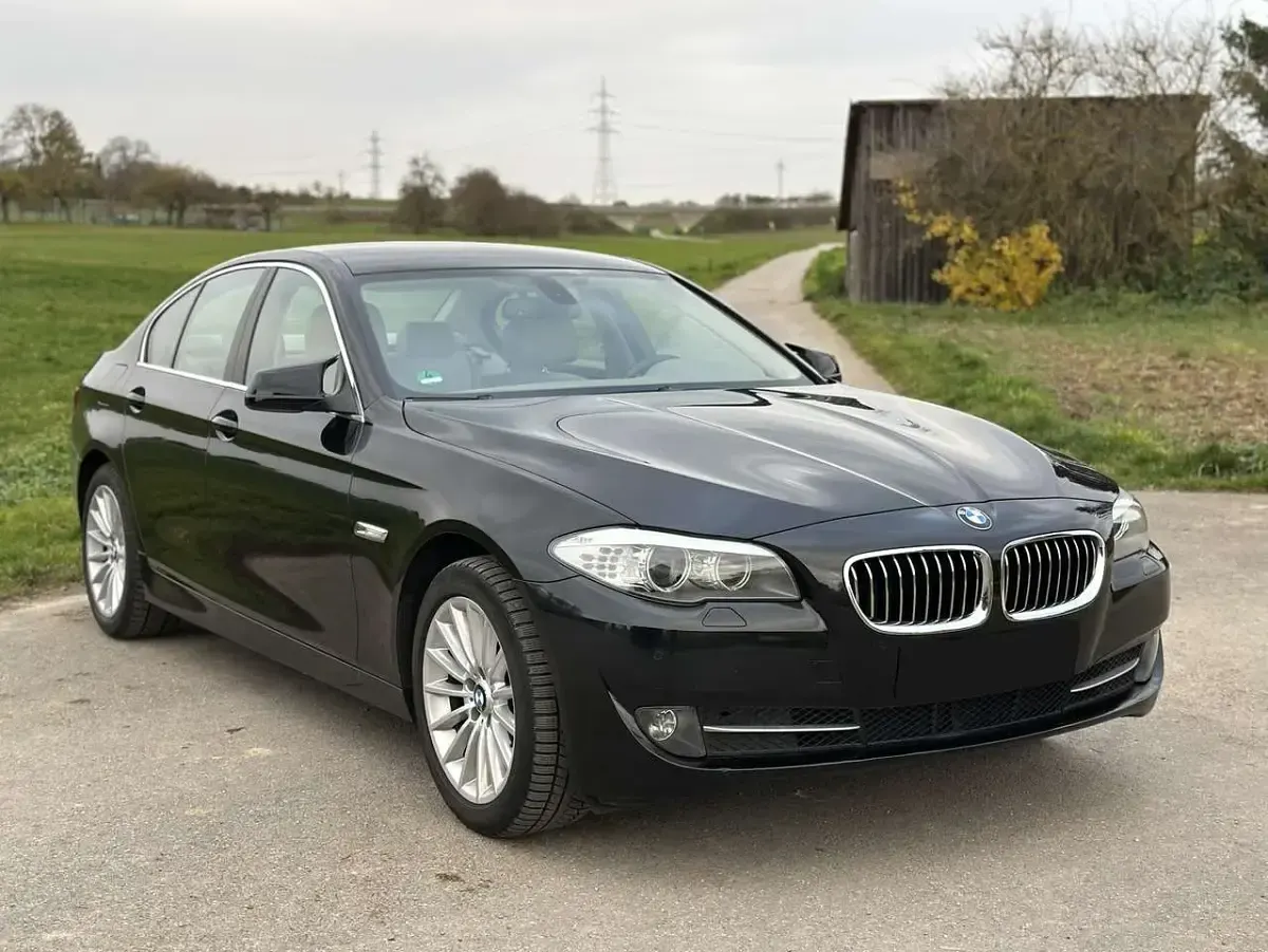 Gebraucht BMW 523 204 PS (150 kW) 2011 Schwarz Limousine