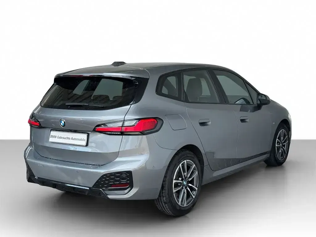 Gebraucht BMW 220 Active Tourer M Sport 156 PS (114 kW) 2022 Grau Van / Kleinbus