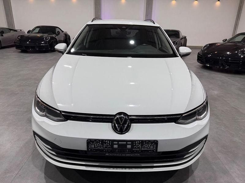 Gebraucht VW Golf VIII Life 150 PS (110 kW) 2022 Weiß Kombi