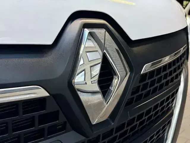 Używany Renault Master 146 KM (107 kW) 2020 Biały Minivan