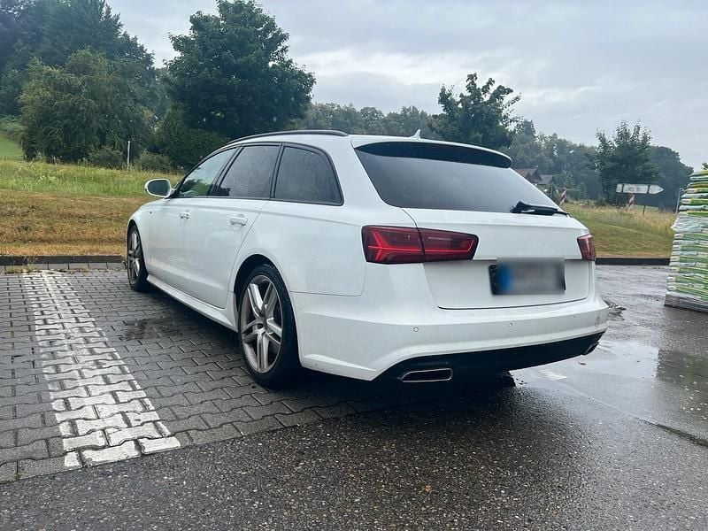 Weiß Gebraucht 2017 Audi A6 Kombi | 25.900 € (Guter Preis) - Bild 1/4