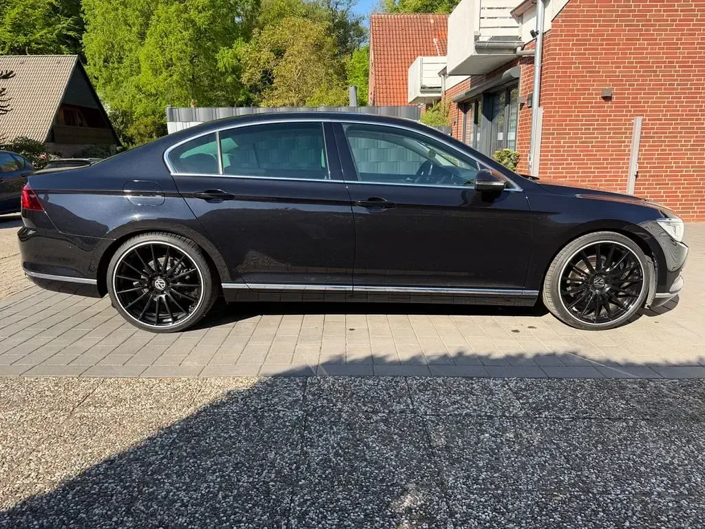 Gebraucht VW Passat Highline 150 PS (110 kW) 2015 Schwarz Limousine