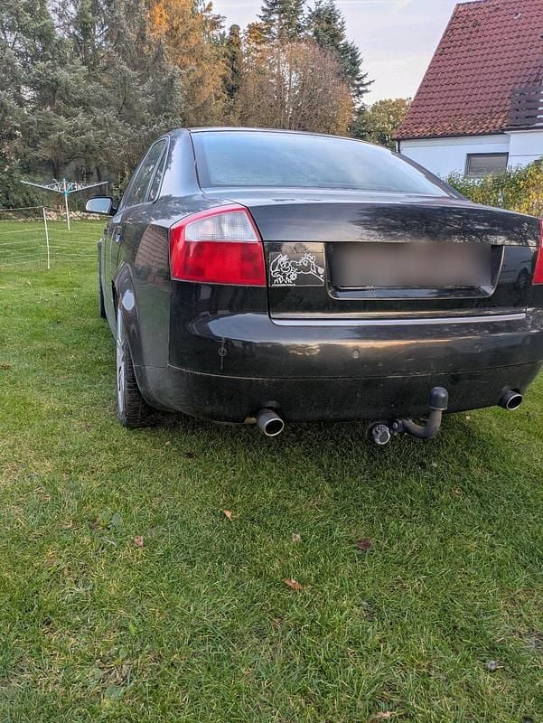 Schwarz Gebraucht 2003 Audi A4 Limousine | 1.100 € (Fairer Preis) - Bild 1/4