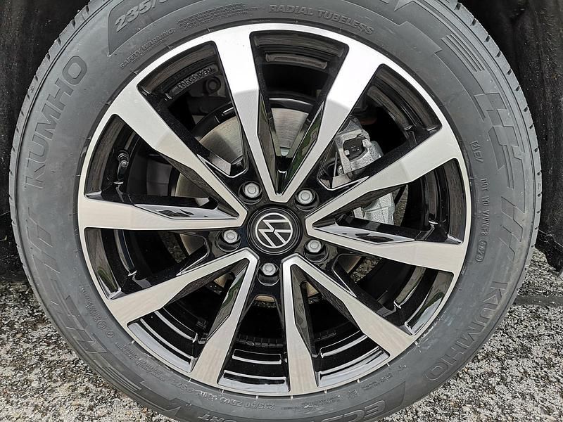 Neu VW Multivan Edition 150 PS (110 kW) 2025 Monosilber metallic Van