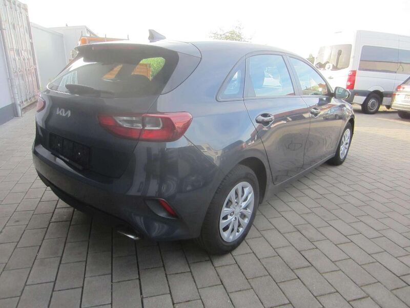 Gebraucht Kia Ceed Vision 101 PS (74 kW) 2023 Grau Kleinwagen