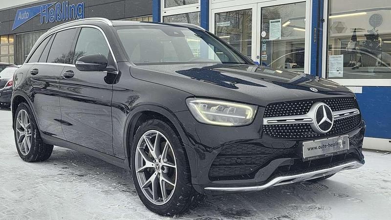 Schwarz unilack Gebraucht 2022 Mercedes GLC400d AMG SUV | 37.999 € (Fairer Preis) - Bild 1/4