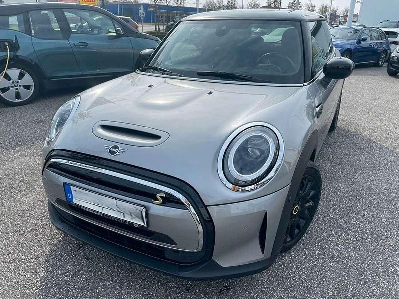 Gebraucht Mini Cooper SE 135 kW (184 PS) 2023 Silber Kleinwagen