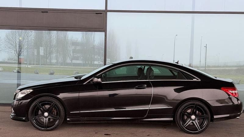 Gebraucht Mercedes E350 AMG line 306 PS (225 kW) 2013 Schwarz Coupé