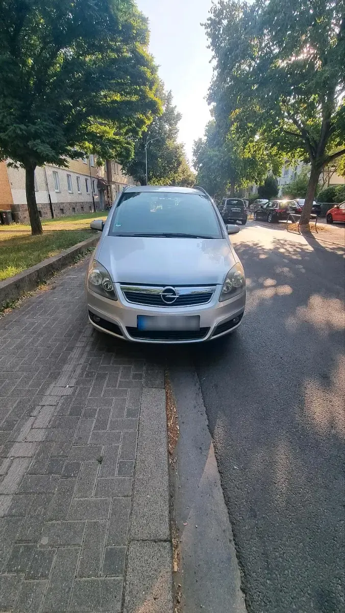 Gebraucht Opel Zafira 140 PS (102 kW) 2007 Silber Van / Kleinbus