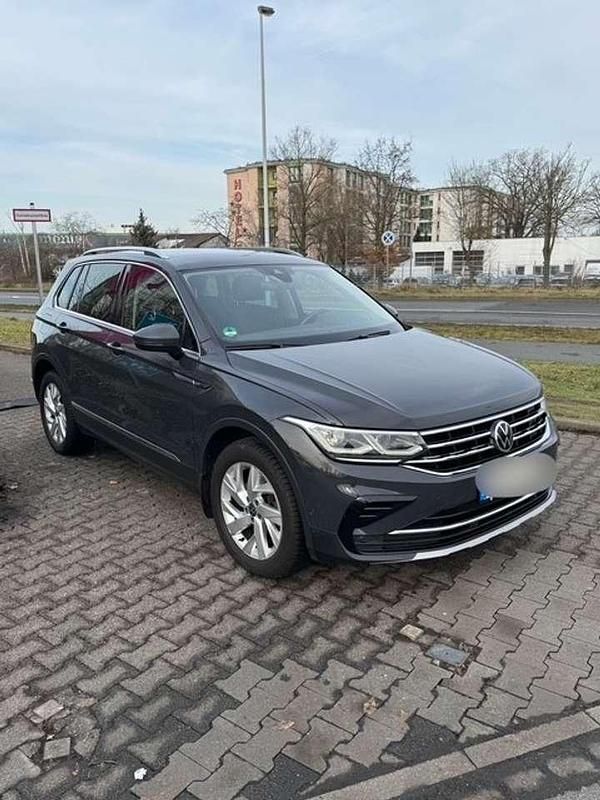 Gebraucht VW Tiguan Elegance 200 PS (147 kW) 2021 Grau SUV